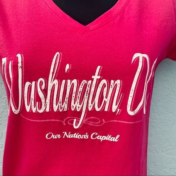Next Level Pink Graphic Washington DC V-neck T-shirt Size Medium - Picture 3 of 7
